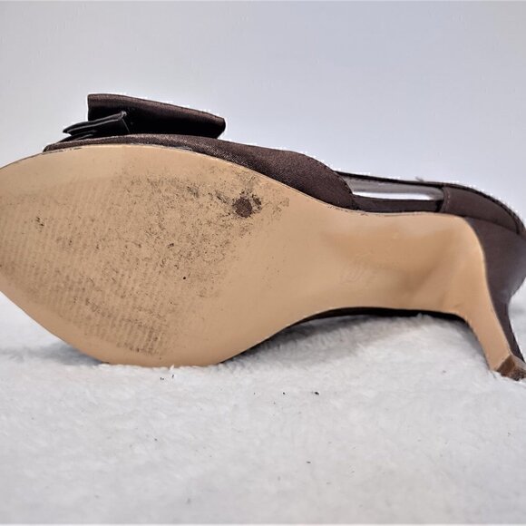 Maripe "Jezebel" Brown Pleated Fabric Heels w/ Bow-Bridal / Formal - Size 6.5 - Picture 8 of 14
